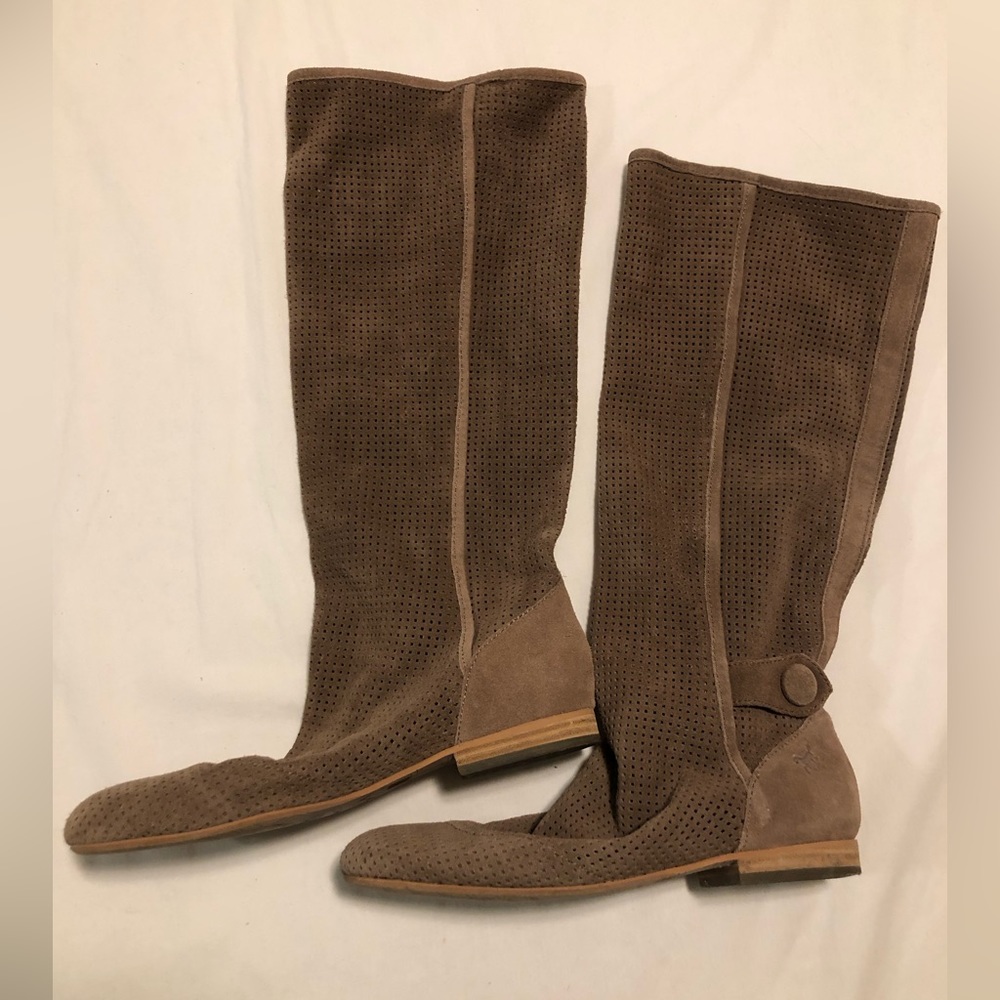 Suede Sam Edelman pull on perforated boots, with flat heels, 7